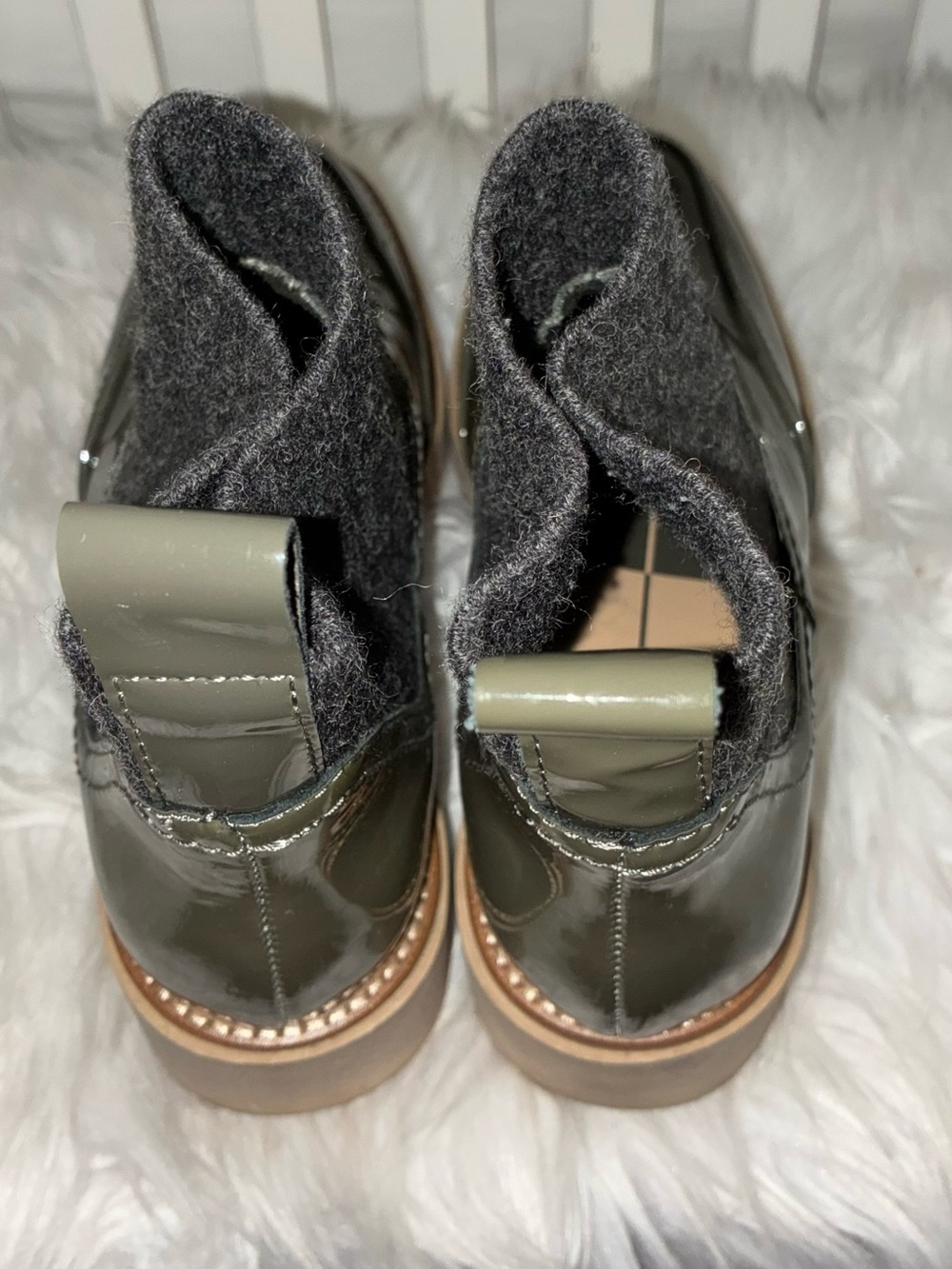Dolce Vita Saline H2O boots olive patent leather finish grey knit cuff Sz 8 - Picture 3 of 9